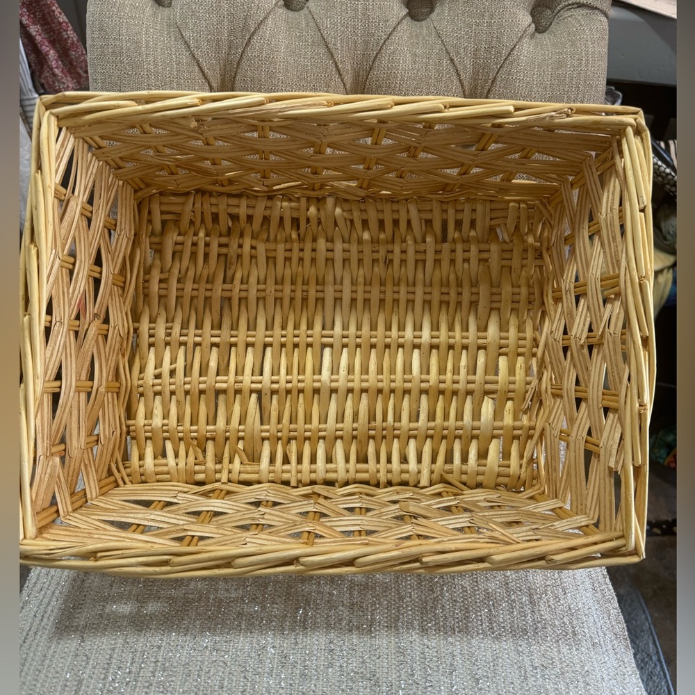 Wicker Storage Basket 🧺 15” X 11” x 5”